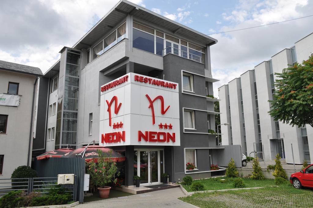 Hotel Neon Timişoara Exterior foto
